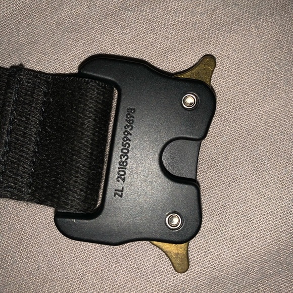 ALYX BUCKLE SHOULDER BAG - Picture 5 of 7